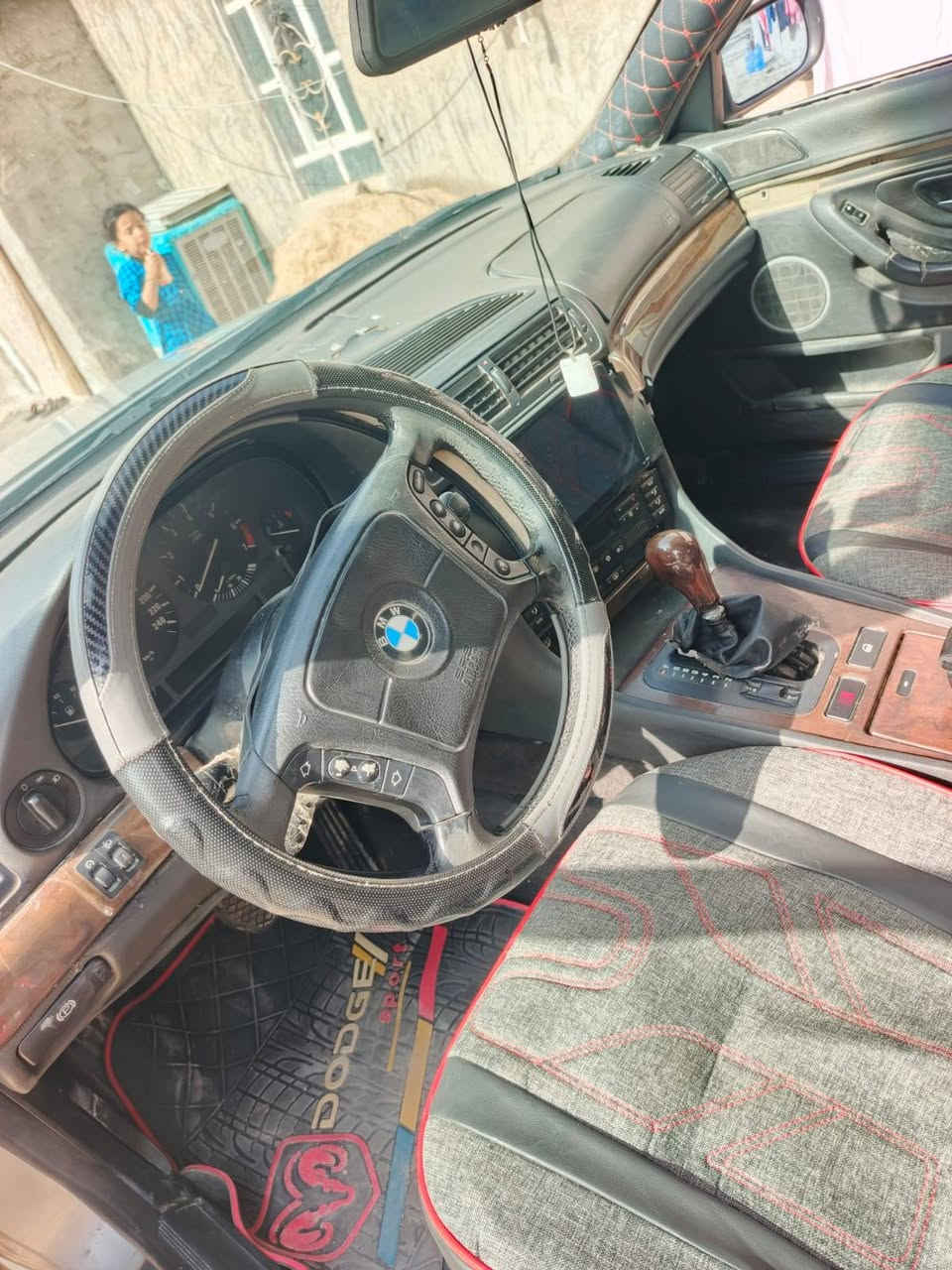 سلام عليكم ..
بي ام 740 موديل 96 اصل محدثه 2000 صبغ عام للجمالية السيارة بسمي .مكان النجف. السعر 70بيه مجال.اتصال ***********.
