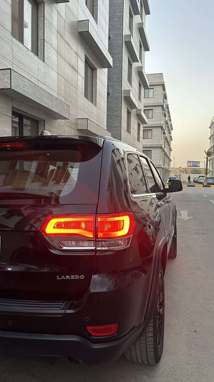 جيب كراند شيروكي 2018 فئة لاريدو للبيع 
وارد امريكي حادثها جاملوغ ايمن و شوية من البنيد فقط  حادث خفيف 
مكينة ٣٦٠٠  
مواصفات السيارة 
بصمة
كرسي كهرباء
فور ويل ماوس 
حساسات خلفية مع كامرة خلفية  
داخل بيج و كشنات جلد 
تشغيل عن بعد 
شاشة وسط
ثلاث انظمة قيادة
تدفئةكشنات 
تبريد قطعتين
فول تحكم ستيرن 
انارة led
توقف ذاتي عند الرجوع للخلف 
ويل 20 بلاك
ماشية54الف ميل  
السيارة بيها كازكيت شكد متكلف تنزل من السعر  بعد الاتفاق 
و باب السايق توجد طخة خفيفة و باقية ع حالها
السعر 205$ و بيها مجال 
مكان السيارة بغداد   
 للاستفسار *********** وبي واتساب
