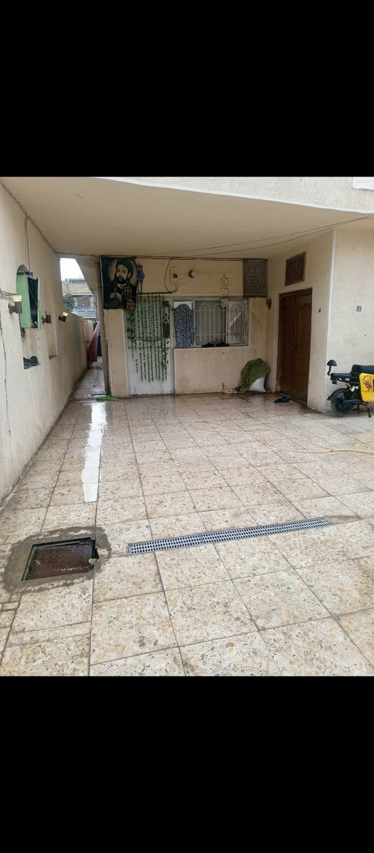 بيت للبيع طابو صرف بسمنة  مساحة 200 متر ركن استقبال كبير +غرفتين  + الطابق الثاني  غرفتين  + سطحين عنوان البلديات حي التراث الطابو خلف إعدادية  المشتل  سعر 300  وقابل للتفاوض  ‏‪***********‬‏
