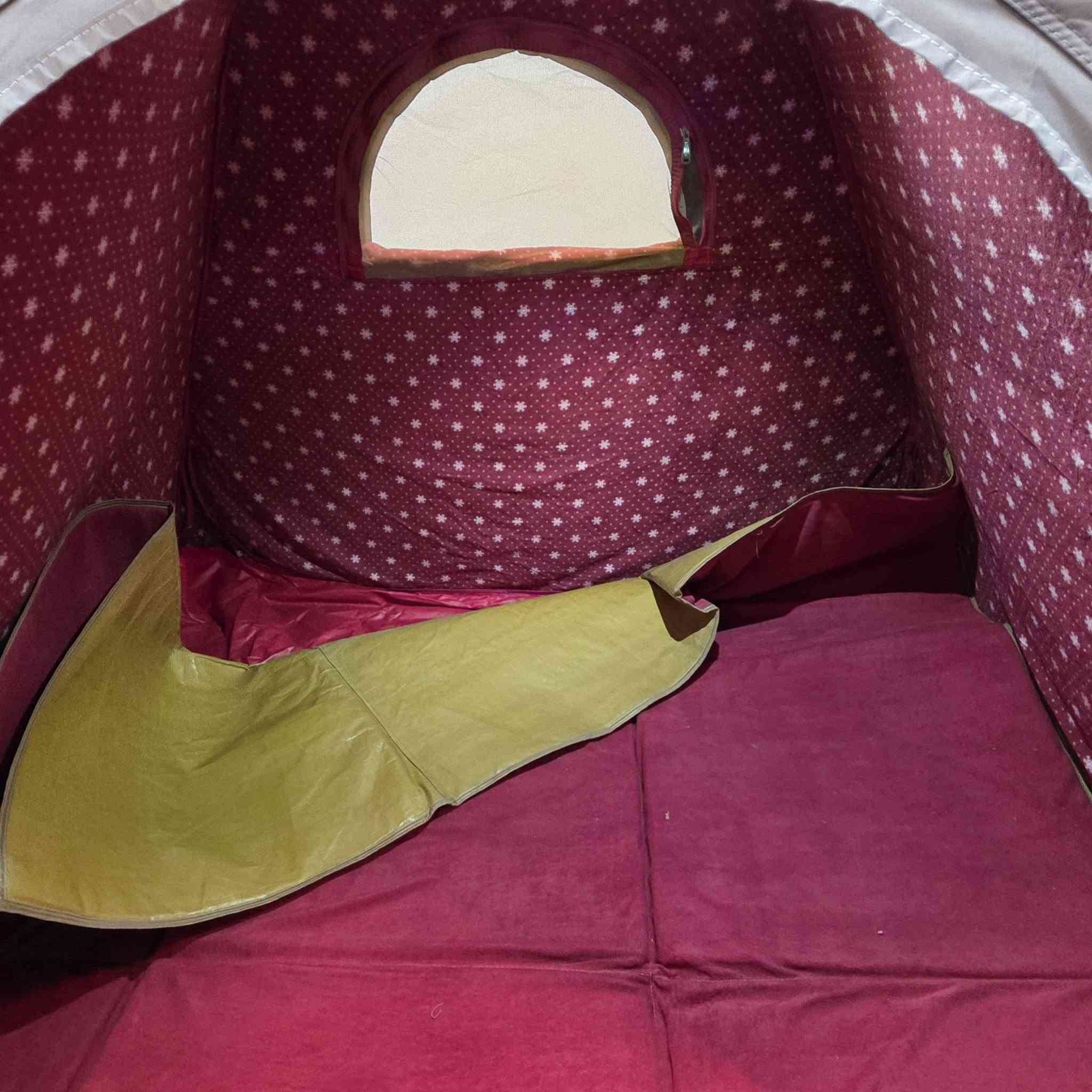 خيمه من العايش نظيفه جدا
قياس
طول مترين
عرض مترين
ارتفاع متر ونص
معاها فرشه مالتهه
تفضل خاص


**إذا كنت صاحب هذا الإعلان وتريد حذفه لأي سبب، رجاءا أرسل رسالة إلى الدعم الفني**