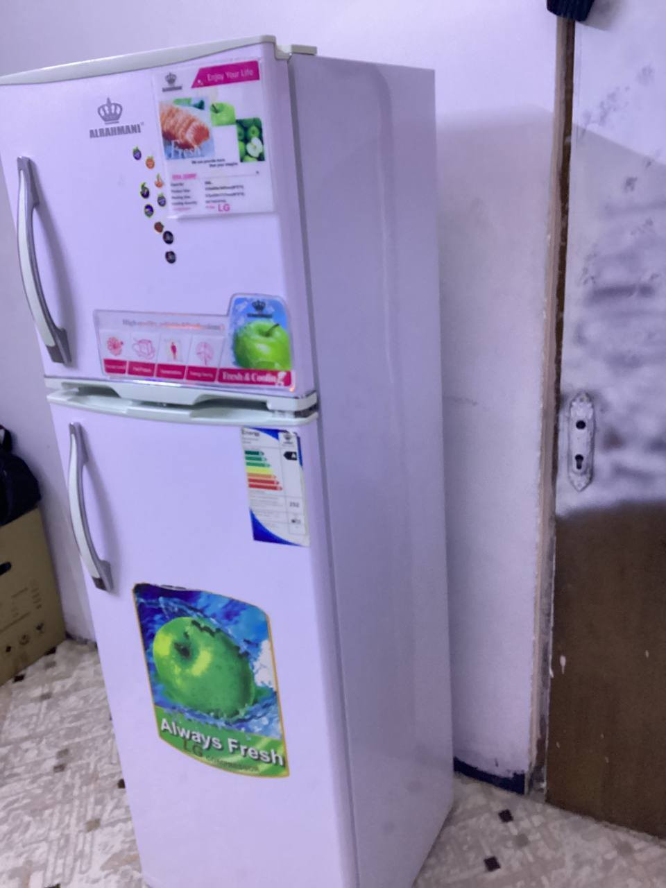 ثلاجة مستخدمة للبيع جديدة بشكا ماواصلة تصليح ابد ماطورهة الاصلي للتواصل واتس اب ***********
