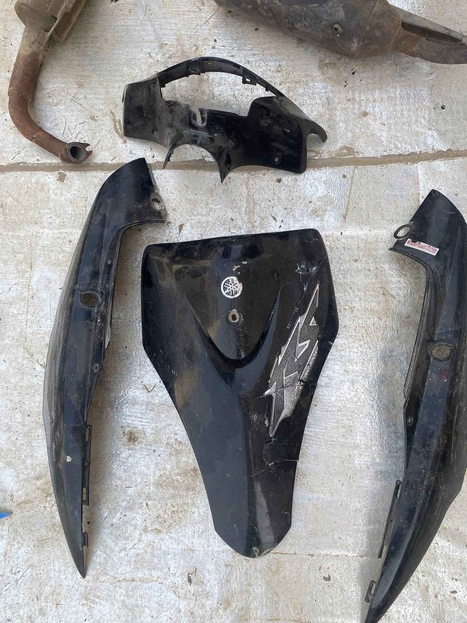 السلام عليكم 
كفرات ماكس عدلة عندي تجاري كامل قفلة كلش كلش 15 الازرك 4ولفات

والأسود بلادي كامل ولا ليطة مكسورة قفلة كلش كلش 40
وعندي ثاني اسود بلادي كامل بي بس كسر بالبجم والوصلة موجودة قفلة 25 
وكفر بوليس مزود بلاد محفور قفلة 80 الف 

أسعار قفل لاتراسلني وتكلي شبيهن مجال


**إذا كنت صاحب هذا الإعلان وتريد حذفه لأي سبب، رجاءا أرسل رسالة إلى الدعم الفني**