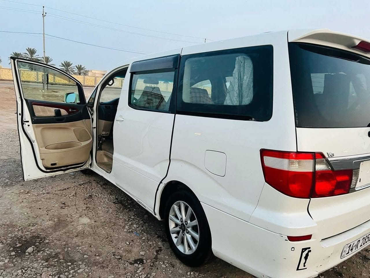 السلام عليكم من رخصة الادمن اعاده نشر  للبيع و امراوس
تيوتا الفارد 2002 سته اسلندر  فور ويل تحويل باسم المشتري رقم الدولي الجديد 

مكينه كير مكفولات تبريد تخم تاير جديد 

البدي بيه طخات  كما موضح بالصور مراوس وبيع ب ابصم 

مكان السياره بصره القرنه ***********

***********مكلف بالنشر
