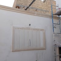 خلفه متفرغ حاليا لبخ سمنت ناعم خشن تصفير مساطر نثر تقليف لواجهات بلحجر...