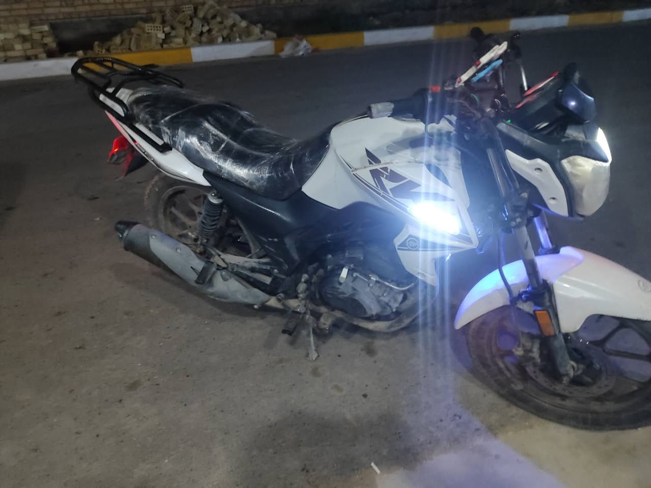 السلام عليكم دراجه RK  موديل 2022للبيع مكينه 150cc رقم سنويه انكليزي بغداد ثاني يوم تحويل دراجه خير من الله نضيفه مابيها اي شي فقط صوت بالمحرك بسيط اعتقد ضاغطه وزنجيل مجفته قبل شهرين تقريبا  السعر 1 و 400 وبيها مجال حك الجيه مكاني بغداد حسينيه الراشديه ***********
