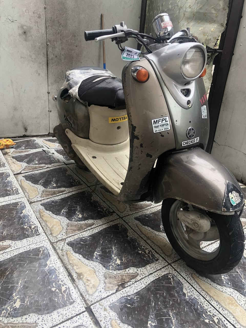 السلام عليكم دراجه يوماها عبدالحليم سرعه ٦٠ للبيع الدراجه نضيفه حيل شلعه ومعدل تعليك مكينه ناعمه نكره سلف وهندر كهربائياته شغاله السعر ٢٥٠ الرقم *********** المكان حي الجهاد
