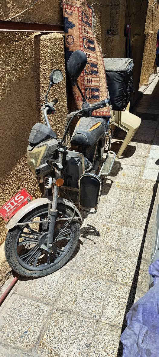 دراجة هارلي شحن موديل 24 متروكة.. 
شغالة .. اطارات جديدة ما بيها اي نقص عدا البطاريات فقط

السعر 250 الف
بغداد/ حي الجهاد 
هاتف 📞 *********** 
غير متواجد عالفيس
