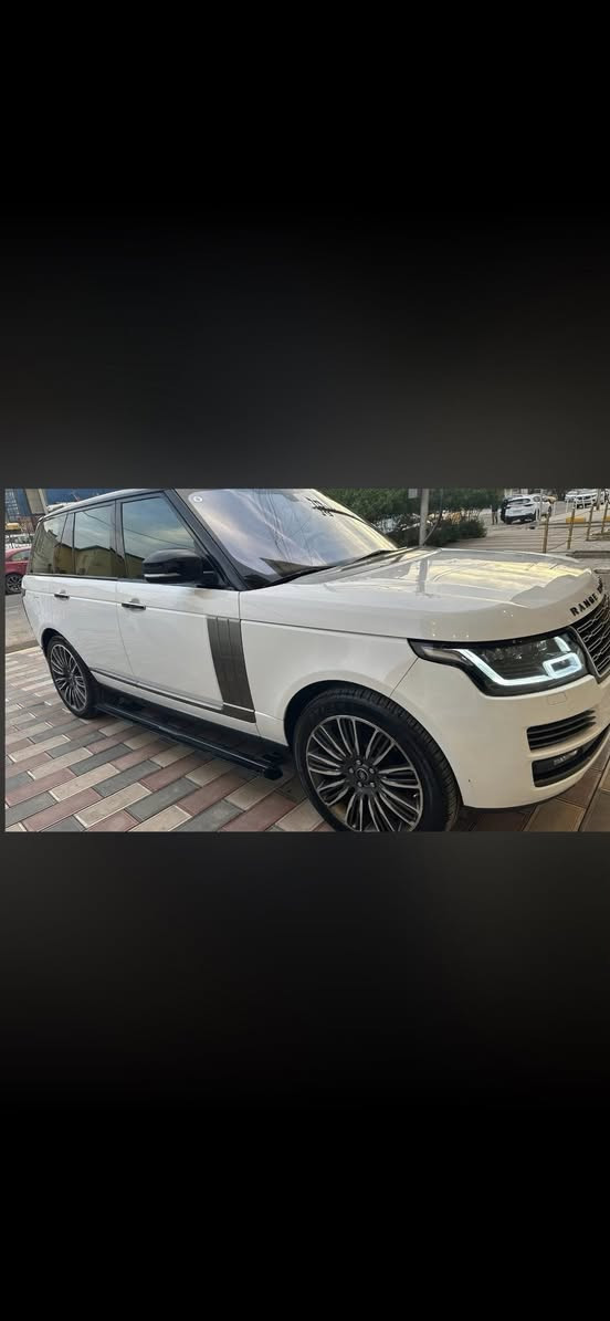 السلام عليكم
رانج روفر  فوك 🇬🇧
موديل 2016 محدث2021 بدون صبغ 
التحديث فقط لايتات امامي خلفي وشباك والداخل كله 2021 حته عداد السرعه
داخل احمر ❤️
خليجي بدون صبغ
8 سلندر بدون سوبر المرغوب HSE
دوسات كهرباء 
رقم بغداد باسمي
نظام صوت مرديان 
كشنات تدفئه تبريد 
رادار امامي رادار خلفي 
بانوراما
جكات 
معروفه مواصفات الرانج بعد
فقط المحرك مبدل جديد 
الكير مكفول
السعر :35 الف دولار  
مكان السيارة بغداد
***********
