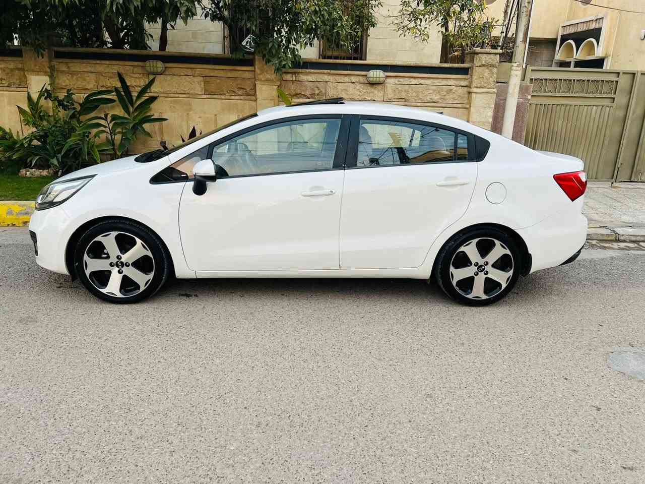 سلام عليكم البيع كيا ريو 2014 مكفولة
السيارة فول مواصفات 
فتحة سقف 

فول تحكم ستيرن 

داخل لونين مرغوب 

محرك 1600 قطرتين 

اشاير بالمري 

مري شفط 

ماشية 57 km حقيقي 

السيارة شرط احلة من الصور بهواي وكلش جديدة مال بيت 
ماشية 57حقيقي يعني مماشية هواي 
السيارة رقم سليمانية الدولي 

السعر 102$ وبي مجال 
مكاني بغداد الغزالية 

الاتصال ***********
0️⃣7️⃣8️⃣7️⃣4️⃣2️⃣9️⃣3️⃣6️⃣9️⃣5️⃣
