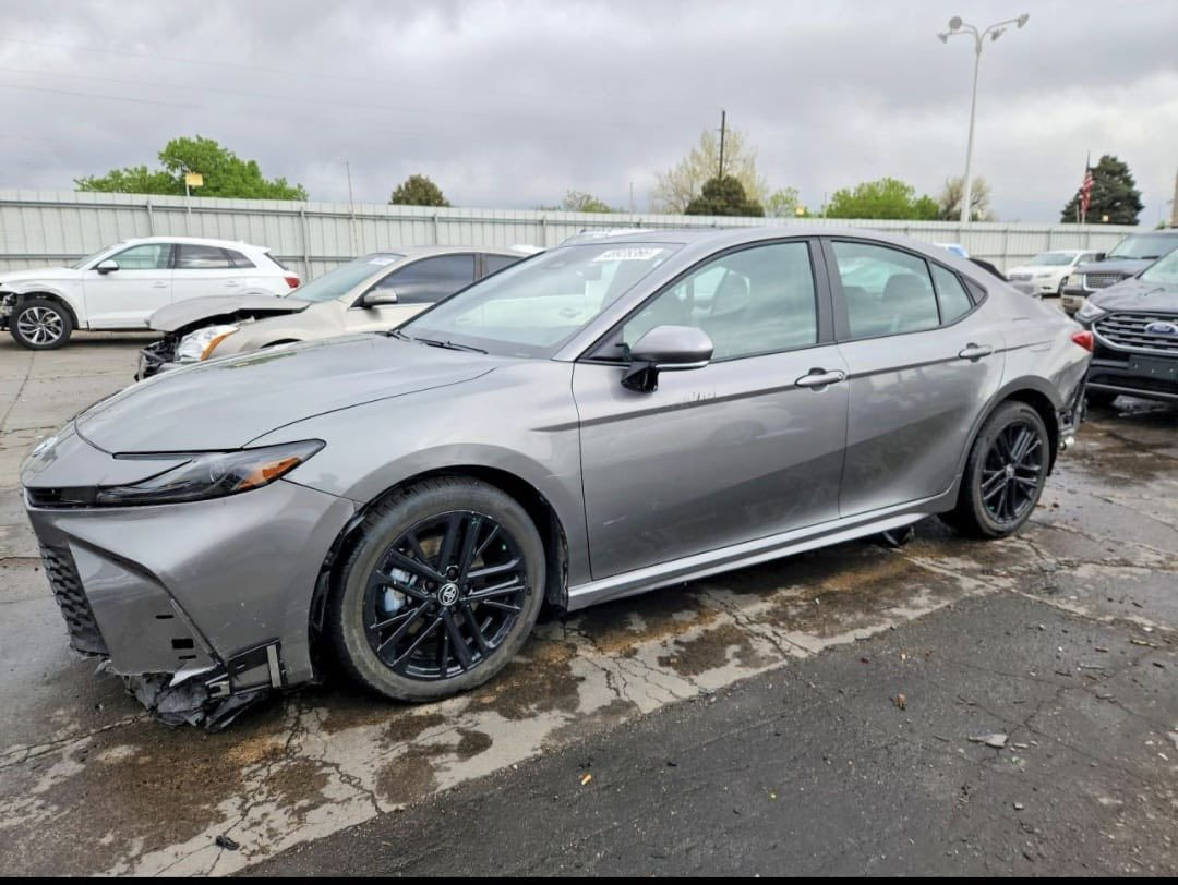 تویوتا کامری هایبرید ٢٠٢٦ SE 
Toyota Camry Hybrid SE 2026 
للبیع بدون تصلیح 
رقم شاصی   
4T1DAACK9TU271858
***********
وتسئاب موجود
