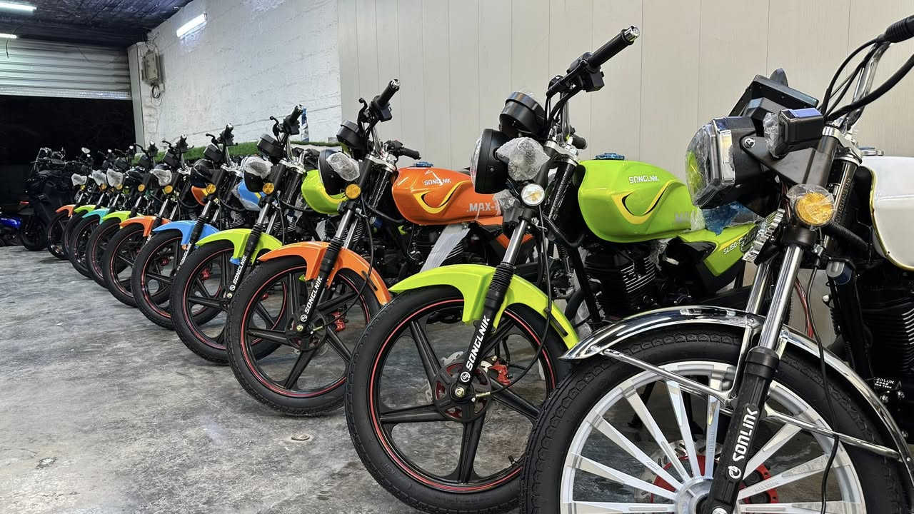 البيع بالنقد والتقسيط 
يوجد توصيل الى جميع المحافظات 
العنوان بغداد البنوك مقابل نادي النفط 
‭0773 160 4138‬
