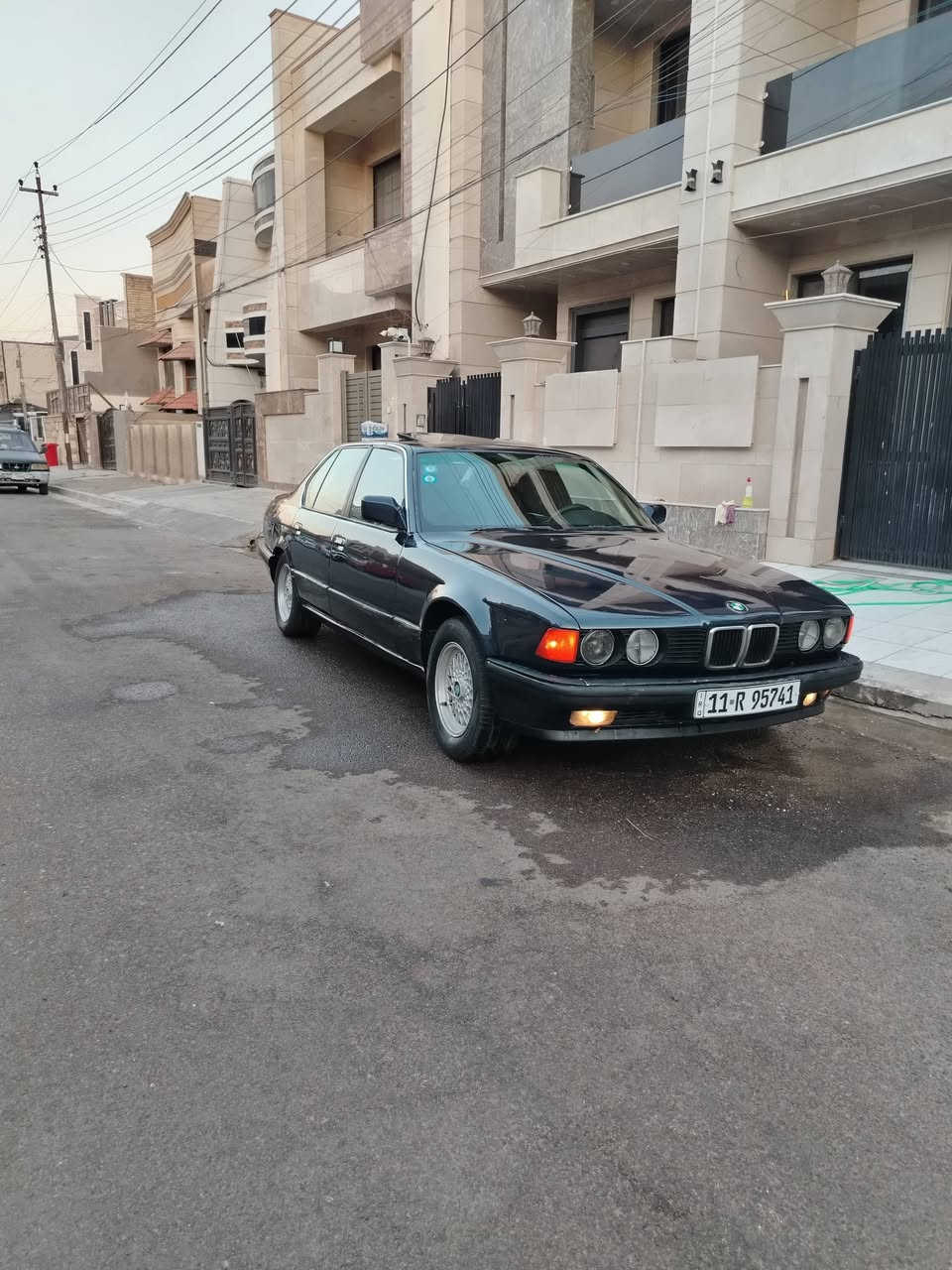 السلام عليكم اخوان
للبيع او مراوس بي ام فقط 
حجم ٧٣٥  موديل ٩١ محرك جديد قبل شهر شاده
تبريد منضومه جديده كلها مال ياباني
مصبوغه عام جمالية بدون حادث ولا خياس ولازنجار
لونها نيلي على بنفسجي
فول كشنات جلد كهرباء كلهن شغالات صاج يدات نيكل فول فتحه شغاله
برده كهرباء
كهربائيات كلها من صفر عدتها بدون اي جطل كلشي شغال
رقم بغداد الجديد  بأسمي
نقصها صدر امامي فقط
مكاني بغداد
السعر ٦٣ وبيها مجال قليل
مراوس ويه ٥٠٠ واذا ٧٠٠ لون سلفر بعد افضل


**إذا كنت صاحب هذا الإعلان وتريد حذفه لأي سبب، رجاءا أرسل رسالة إلى الدعم الفني**