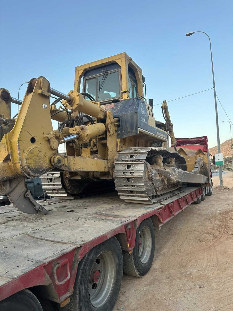 بلدوزةر كوماتسو ١٥٥ للبيع
موديل :-٢٠٠٨

حجم:-١٥٥

فول فول عادي

***********
