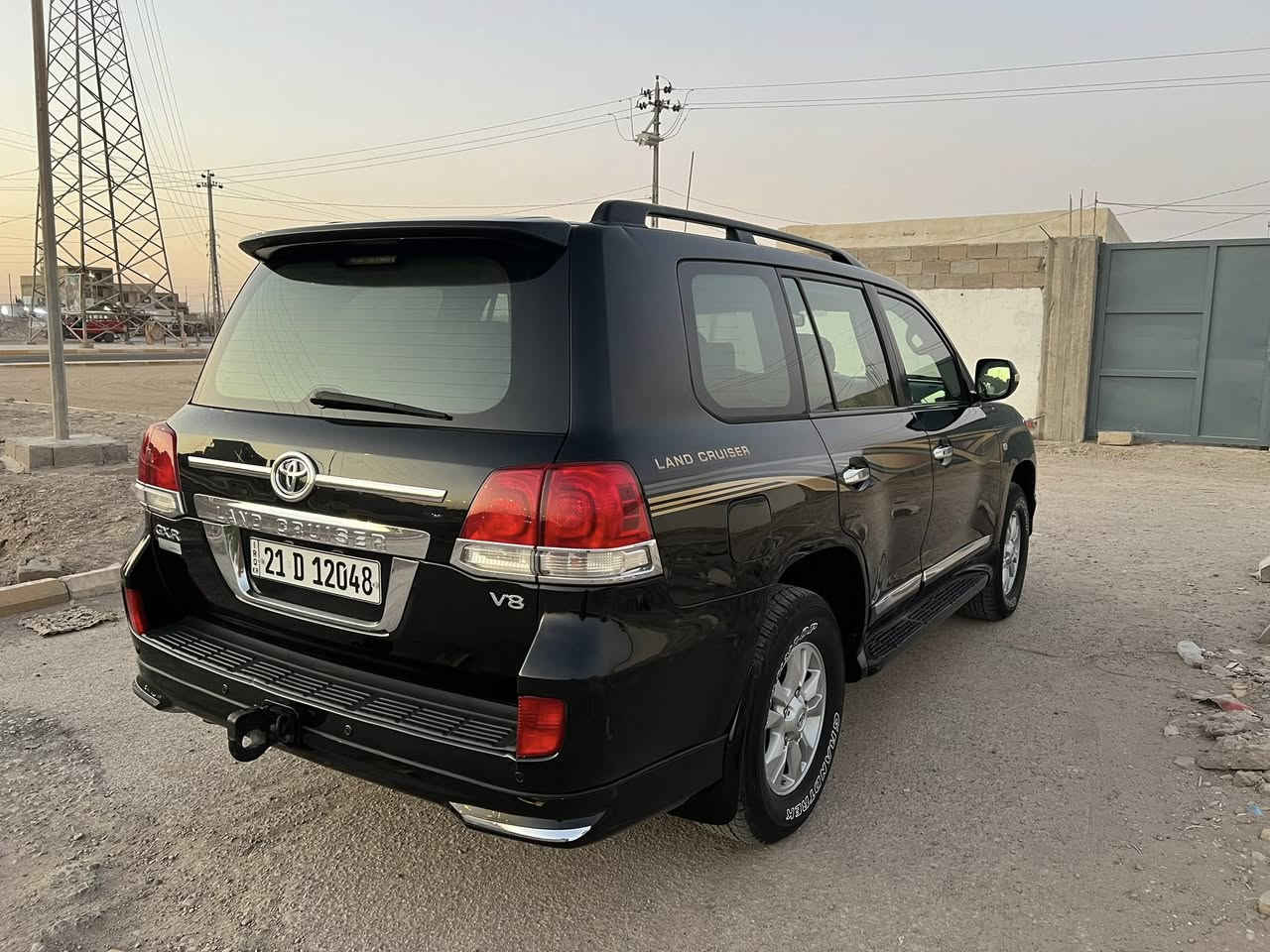 لاندكروز جكساره 2011 كفاله
بيهه جراد بل بنيد وقسم من لقماره
***********
