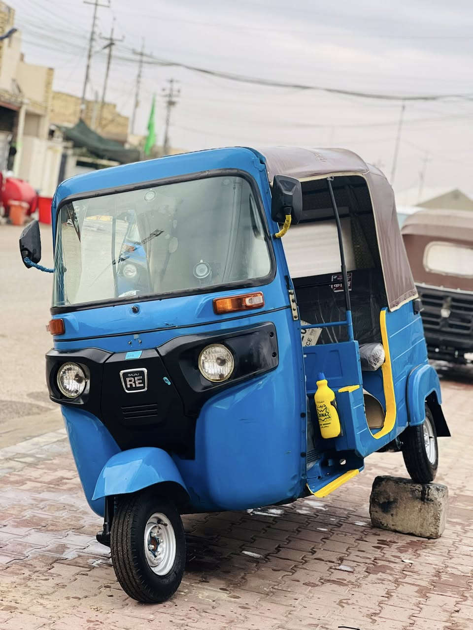 20 شهر // 12 وراق وراق وكيله شاكر
مكاني المجر 

***********
