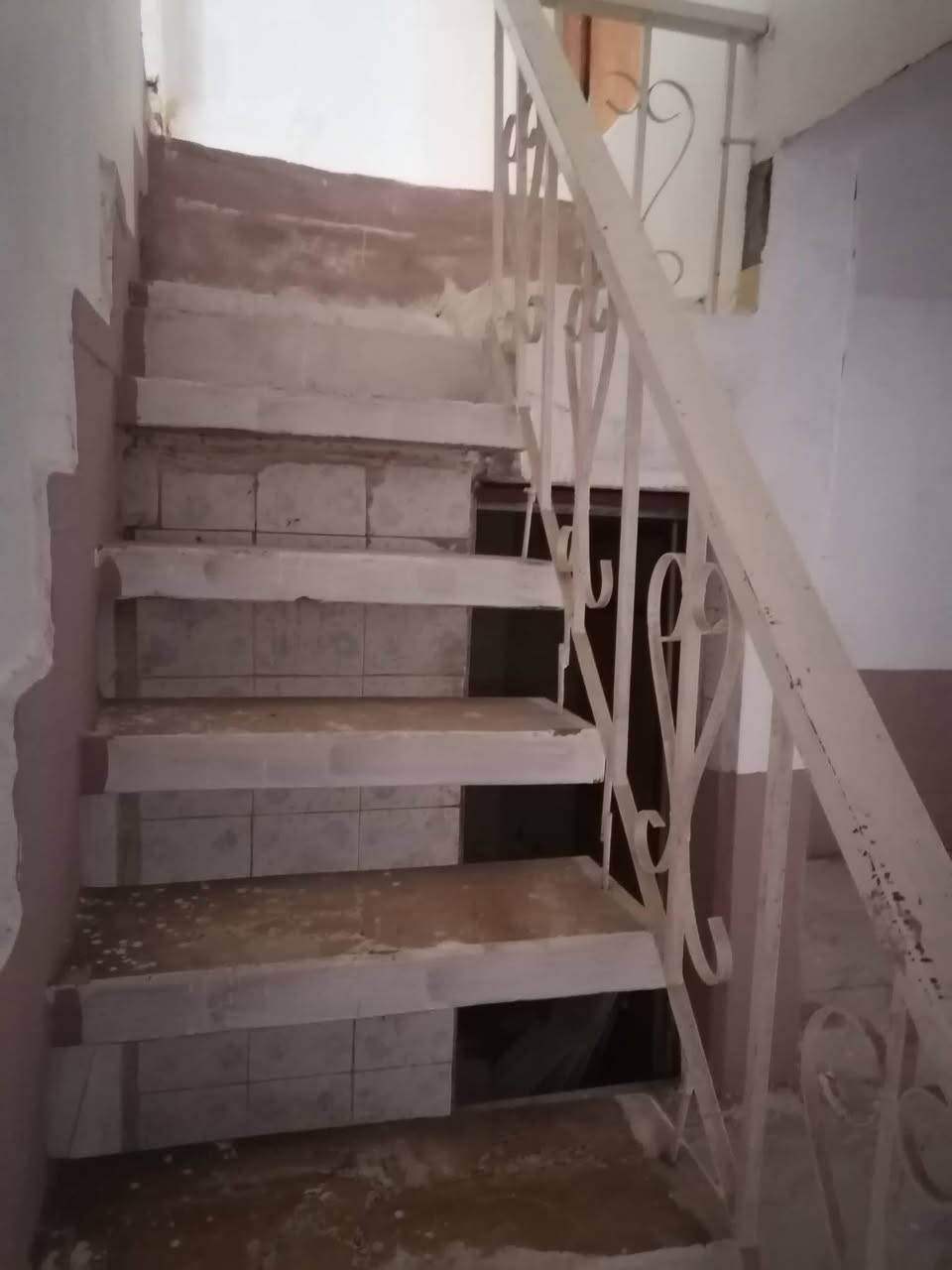 دار سكن طابو صرف
المساحة ١٠٠ متر

الواجه ٥ النزال ٢٠ متر

البناء طابوق عكادة

طابقين

الأول استقبال

 هول

مطبخ

صاله

صحيات داخلية وخارجية

الطابق الثاني

غرف نوم عدد ٢

الموقع الديوانية حي العسكري الثالث خلف المدرسه الحديديه القريبة من مدرسة فالح موات السعر 47مليون مع المجال 

للاستفسار مراجعه مكتب علي الفتلاوي العقار قرب جامع زين العابدين الكائن في حي العسكري شارع ٣٠ او الاتصال ***********

