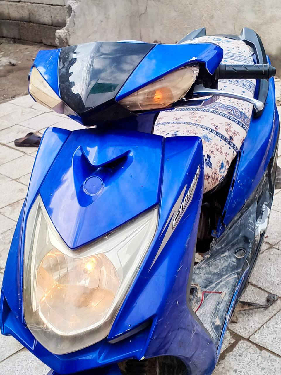 سلام عليكم دراجه ماكس ياباني للبيع كهربئيات كله شغاله 
بوشه 49بلادي  طك سلف ..بس وكفت بينه فجأه مانعرف عطله شنو نبيع كومه حديد  سعر 150 وبيه مجال حق جيه  رقم ***********  وتساب# مكاني كربلاء
