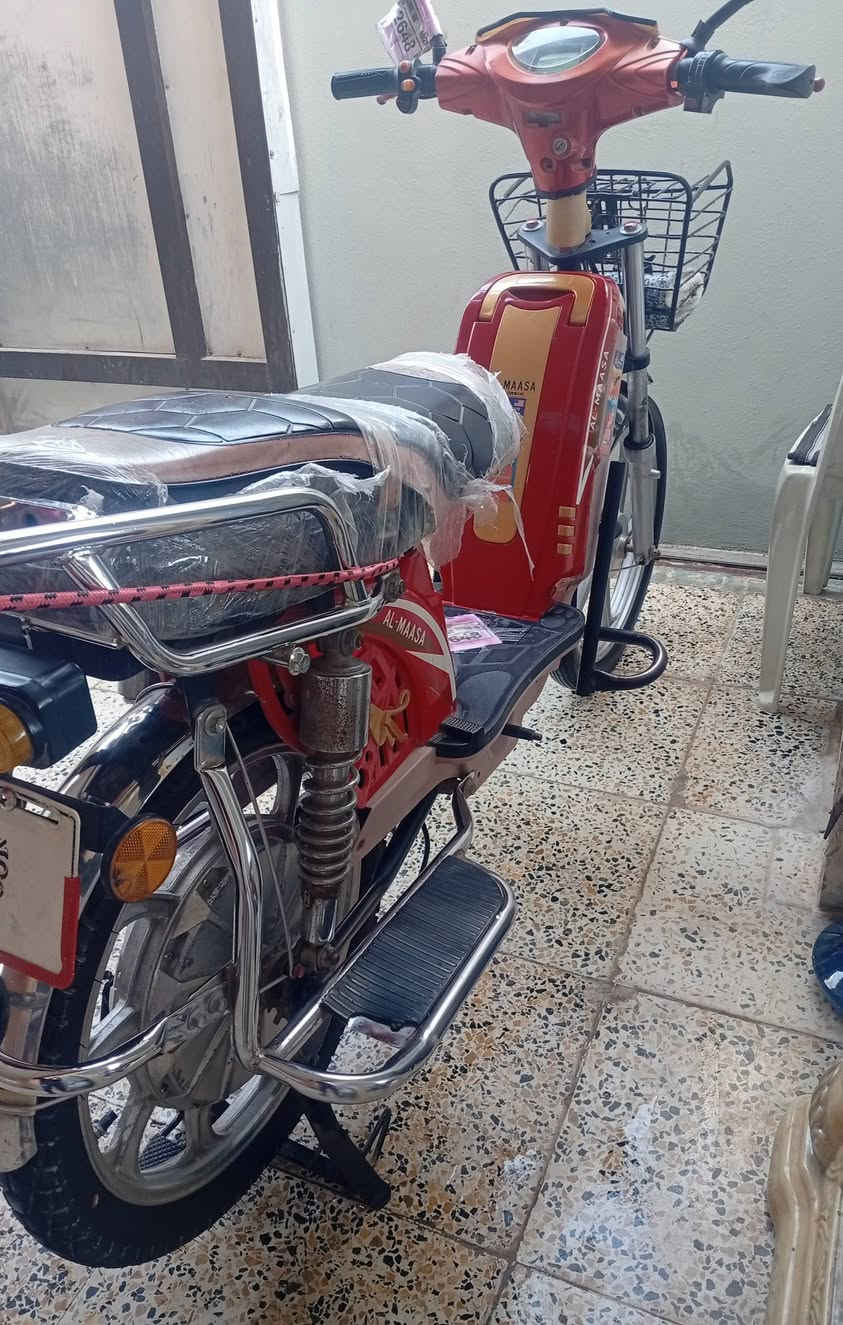 دراجه للبيع نضيفه كهربائيات كله شغاله بطاريات انظاف مابيه شي نقص بصمات 2 تشغيل عن بعد ***********
