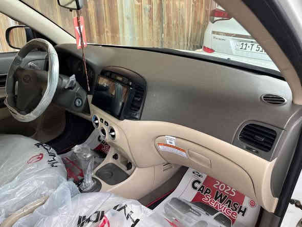 السلام عليكم..

سيارة اكسنت موديل 2011 وارد خليجي 

السيارة حدادية وكهرباء وتبريد كولة مكفول تخم تاير و ويل جديد وداخل السيارة مناقصة شي ابد

بيها منضومة غاز شغالة الكير مكفول والمكينة قطرة تنقيص مبيها فقط بيها خيط تبخر كولش قليل بين ب اسونر 

السيارة بيها خشم الجاملغ الامامي الايمن صبغ قليل وباب سايق بي بارد عابر شويه ع التكمة قليل وبدون قطرة صبغ وبيها شخوط بسيطة والدعامية مغلفة فابلون 

بسمي تحويل باي وقت يعجبك سنويتها لحد 2029 الرقم بغداد

مكان السيارة بغداد مدينة الصدر حي طارق الوسط

رقم الهاتف :-***********

السعر :-85 وبيها مجال بسيط
