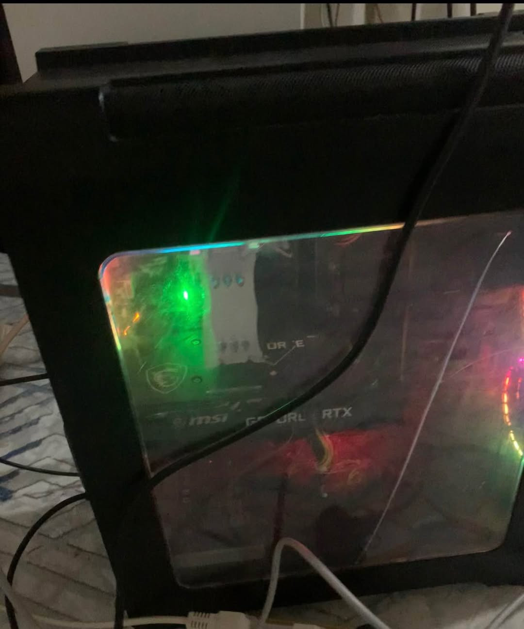 ——-مواصفات——-

Cpu : 15 9600k
Gpu : 3060 ti
Ram : 2x8gb DDR4
M.B : B365hd3 (في عيب)
M.2: 256 NVME & HHD 1tb
Power supply: 650

-العيوب --
المنفذ حك الماذربوت الي تحط في المعالج عندها pins مايله، عشان دا العيب ما تقدر تستخدم اكثر من قطعت 
رام وحده!

راح تحصل رامين 8gb بس راح تقدر تستخدم قطعه وحده بسبب
العيب اليفي الماذربورد

والكيس الجامه حكتها مكسره بس الهوا ما بيخرج منها بشكل كبير
———————
في توصيل لي كل المحافظات
مكاني في دهوك اذا تريد تستلمه او تجرب الجهاز قبل ان تشتري دهوك, العراق


**إذا كنت صاحب هذا الإعلان وتريد حذفه لأي سبب، رجاءا أرسل رسالة إلى الدعم الفني**