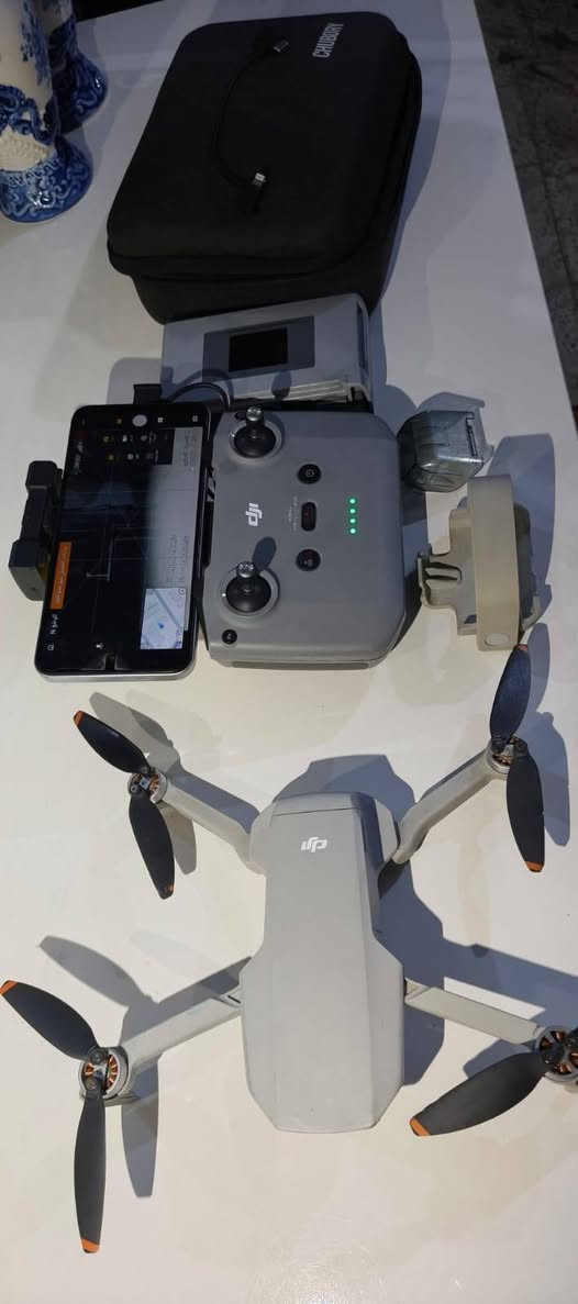 السلام عليكم
dji mini 2 4K
معروفه ميحتاج اكول مواصفاتها 
"""*"""*"""""*"""""*"""*"""*""""""*"""""*
ملحقاتها 
بطاريات 2 
قاعدة بطاريات
حماية ريش
جنطة قياسها
""""""""""""""""""""""""""""""""""""""""""""""
بيها ذراع مبدل والدرون حلوه وتطير كلشي مابيها 
"""""""""""""""""""""""""""""""""""
السعر 450 وبيها مجال
مكاني ـ كربلاء ـ طويريج 
ماعندي توصيل تعال وتدلل .
تواصل *********** .
او علق اراسلك
