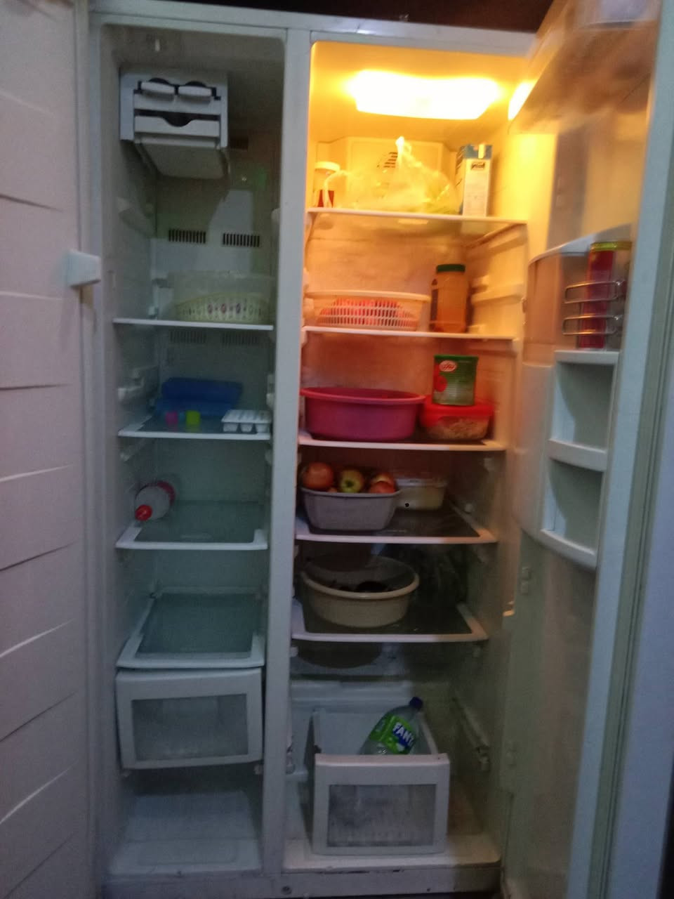 ثلاجه ماركه بيكو للبيع 28 قدم مع ضمان شهر سعر 150 للتواصل ***********
