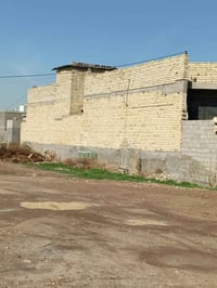 ١٠٠م • واجهة ٥م • قرب شركه الماي