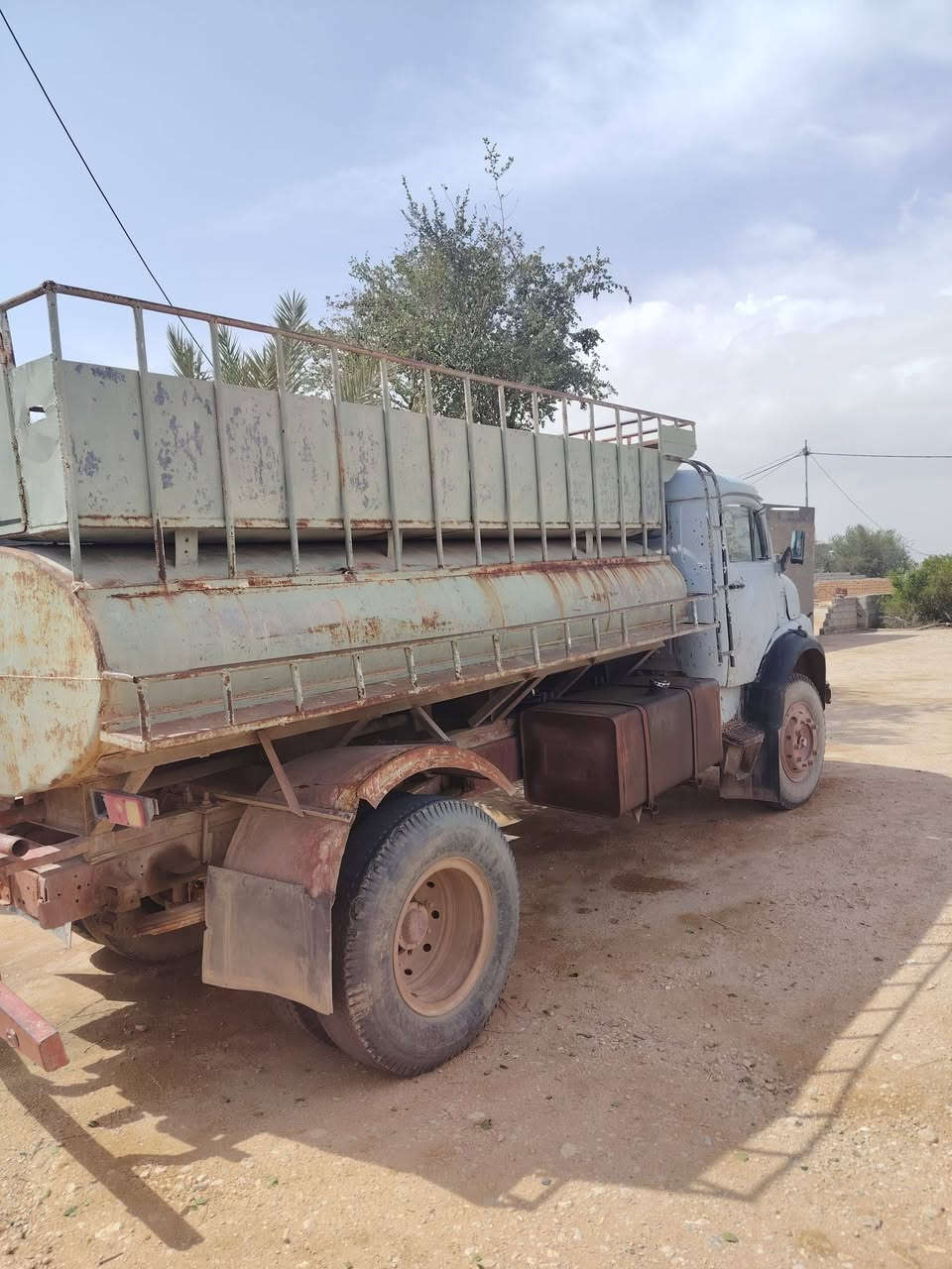 السلام عليكم ابوردين مديل 80 محرك كير شاصي مكفول رقم نجف سنويه 28 بسمي مكان كربلا استفسار ***********
