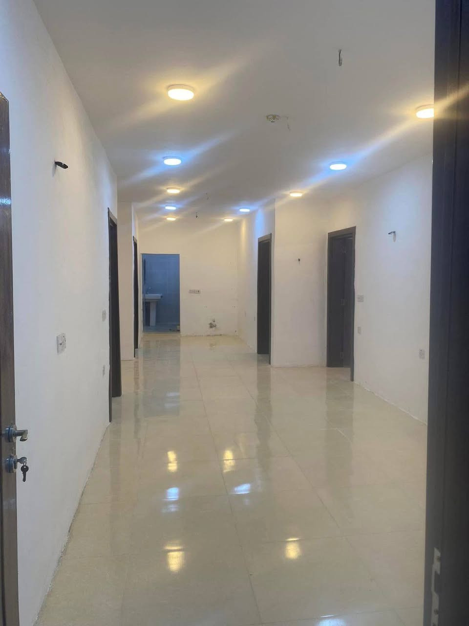 السلام عليكم... دار للبيع في المقدادية حي المعلمين خلف متنزه نور المقدادية قرب بيت دكتور قاسم . طابو صرف طابق واحد المساحه ٢٥٠ متر بناء قديم لكن مرمم درجه اولى وكلش نضيف ومتعوب عليه... والمنطقة فول خدمات وهاي الصور أثناء الترميم... 
للطلب والاستفسار يرجى مراسلتنا على الخاص او الاتصال على الرقم *********** واتساب او زياره مكتبنا الكائن في شارع دبي مجاور مطعم انكيدو.. مع تحياتي وتقديري للجميع
