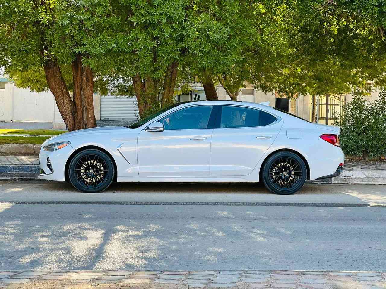 جنسزز مديل 2019 سعر 167 قابل للتفاوض الأستفسار اتصل *********** وراد أمريكي حادثها خشم البنيد فقط بدون دواخل وسونار مرفق بالمنشور كفاله عامه فول مواصفات واحد على واحد بنراما بصمه تشغيل بصمه أبواب مري شفط كهربائي داخل بيجي قياده ذاتيه كشنات امامي وخلفي تدفئة تبريد قطعتين تبريد كير طياره هند بريك بصمه كامره خفيه دواره  حساسات امامي وخلفي اشاير مري مكينه وكير مكفولات حته من الفتح ماشيه 100 الف حقيقي حداديه جديده تخم تاير ويل كبل 5 كروم رقم بغداد نكليزي مشروع وطني سنويه ل 31 مكان سياره كربلاء
