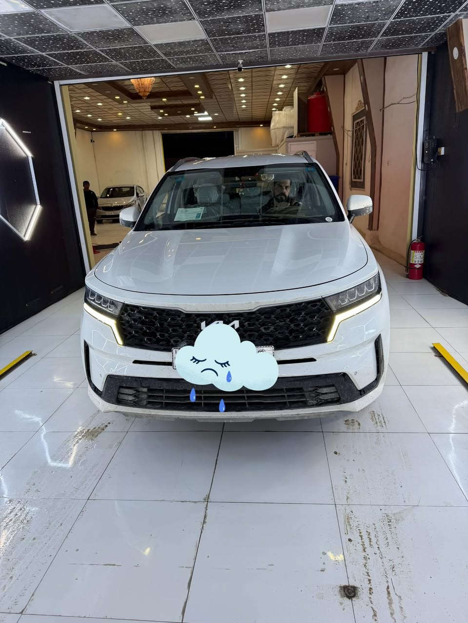 خليجي موديل 23 كفاله عامة ماشية 30 الف بعدها بجيس الشركه نص فول
سعرها 280 قفل 
***********
