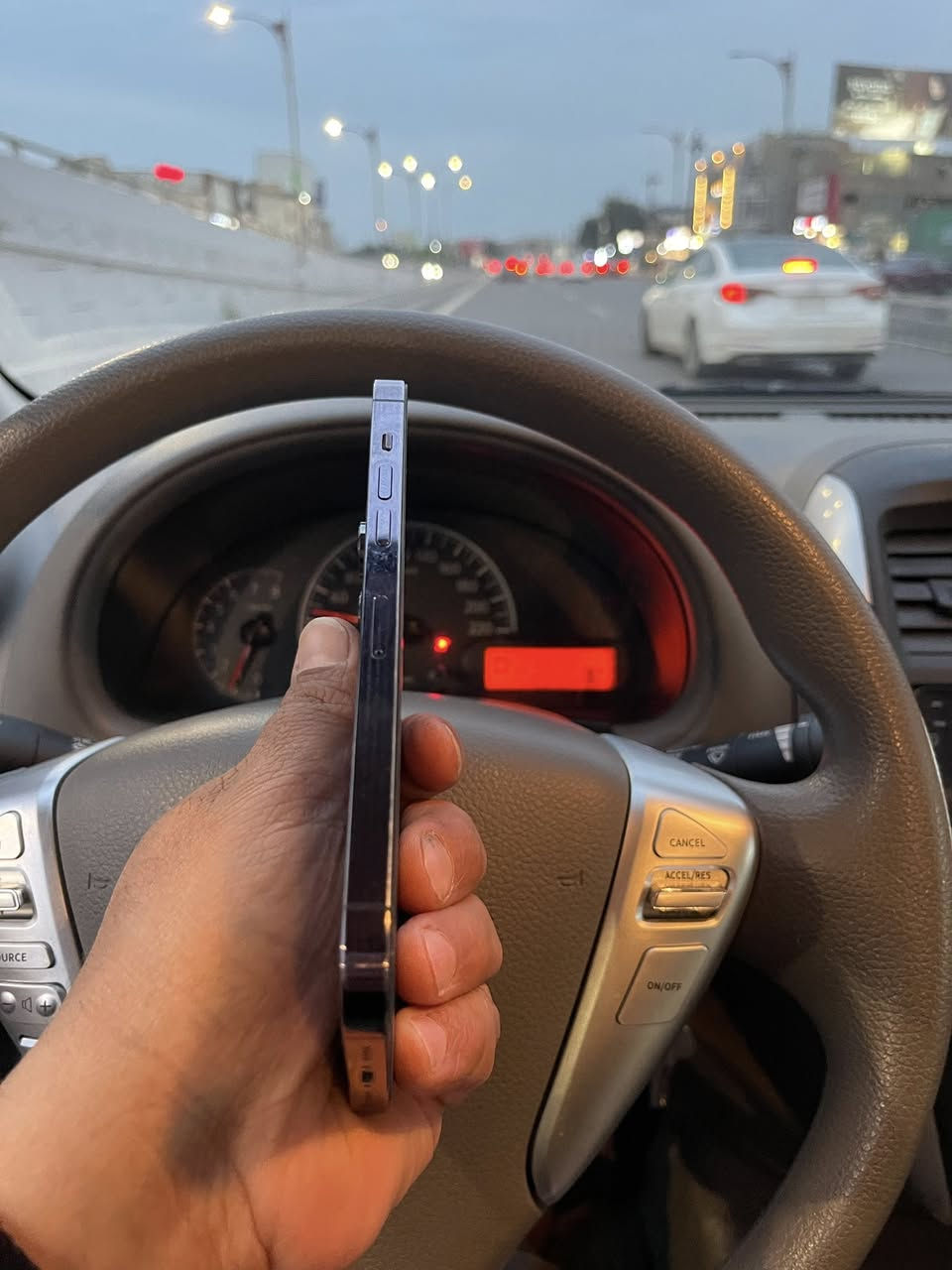 السلام عليكم ورحمة الله وبركاته جهاز ايفون 14 برو ماكس الجهاز زلغ مابي وممبدل شي الحهاز خيال مال زلغ مبي بلاد بلاد بطارية 79 بلادية الجهاز سعر نار 🔥 725 بدون عملة رجائاً 724و750 مابيع مكاني بغداد العطيفية 
***********
