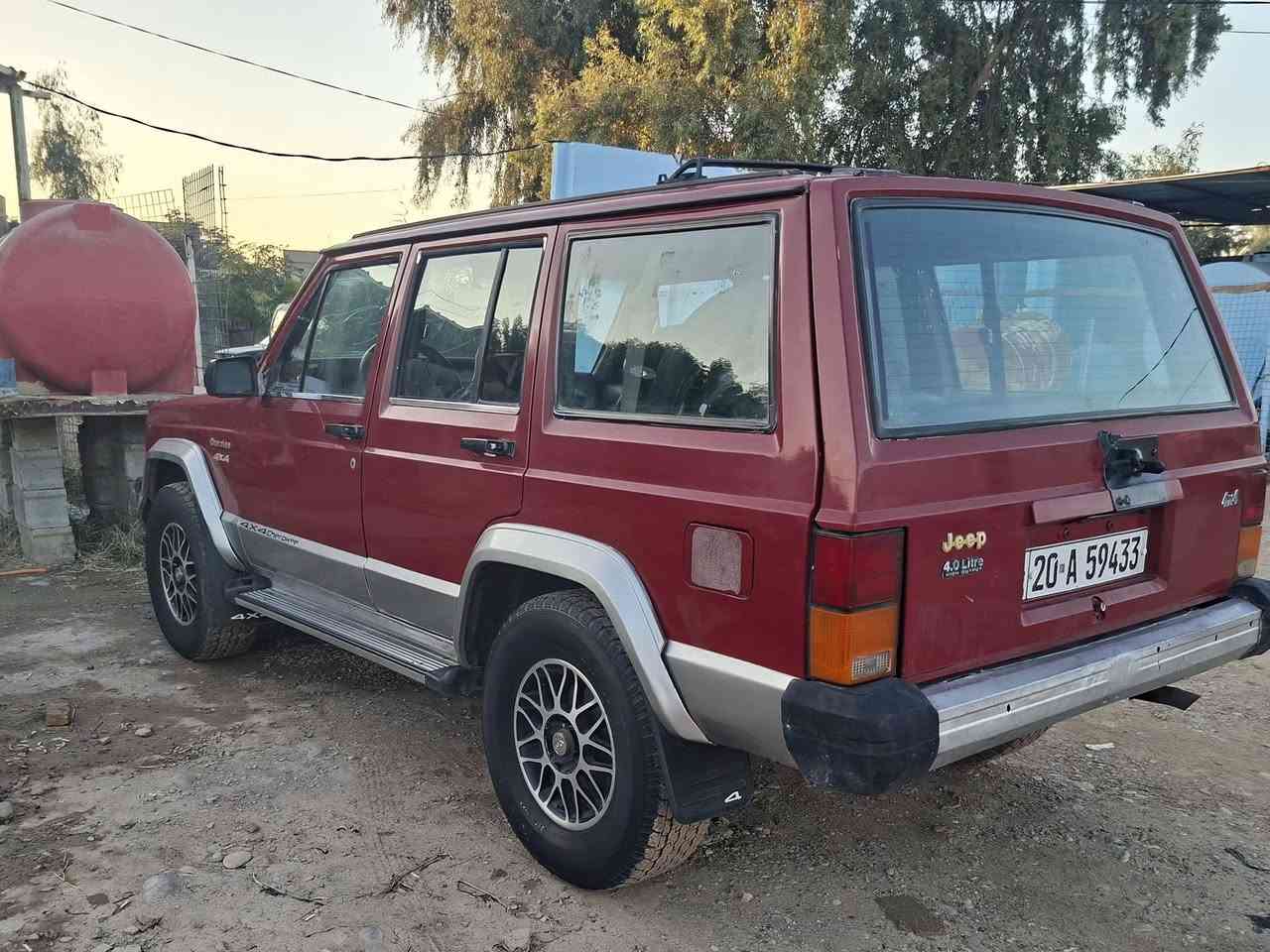 سلام عليكم جيب شيروكي شخاطة موديل ٩٣ رقم ديالى دولي سنويه صاقطة صار شهر كير ومحرك ونجي ستة سلندر تحويل مباشر ويل كب حلوه سياره شادلها بجم موديل ٢٠٠٠ مكان سياره ديالى شهربان سعر ٣٨ 
***********
