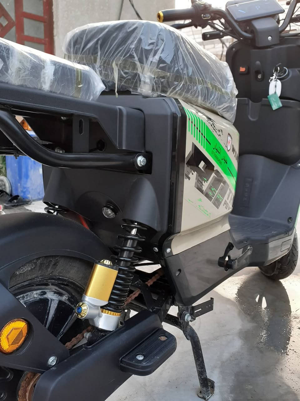 سلام عليكم دراجه R11للبيع او مراوس ب ماكس عدله مواصفات دراجه
1_ نظام بك R 

2_مفتاح عدد 2

2_ بصمه تشغيل 

3_كارت تشغيل عدد2

4_ عدد سرعات 4

5_عدد بطاريات 5 اصليه  

6_ شحنه وحده تمشيك 35 كيلو متر 

7_بيهه USB شحن 

8_ بيهه بلوتوث صوتهه كلش حلو 

 اشتريت من الوكيل  دراجه نضيفه 

موديل 2025 دراجه كامله مابيهه اي نقص كفات 

بعدهن بل جيس شركه عنوان بصرة ابو الخصيب 

الرقم *********** سعر ٦٥٠ وبيهه مجال مستعجل
