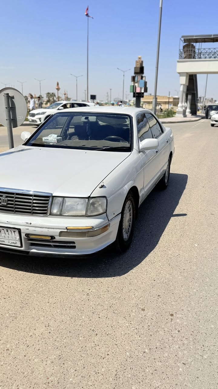 السلام عليكم كراون بطه فصل للبيع السياره فنر بلاد مكفوله ضربه وعيب شرعي ونقل جثه رقم بصره مرحله كاملة  ستتم بصمه قفل وفتح دوشمه غرفه كامله وشاشه اندرويد مكينه صار شهر شادها ثنين ونص ديكو تخم تاير قبل اسبوع مشدود باسمي السياره مداور ثاني يوم سعرها 55 وبيها مجال تجي وتشلع عيوني ثنيهن مكاني بصره كرمة  علي ***********
