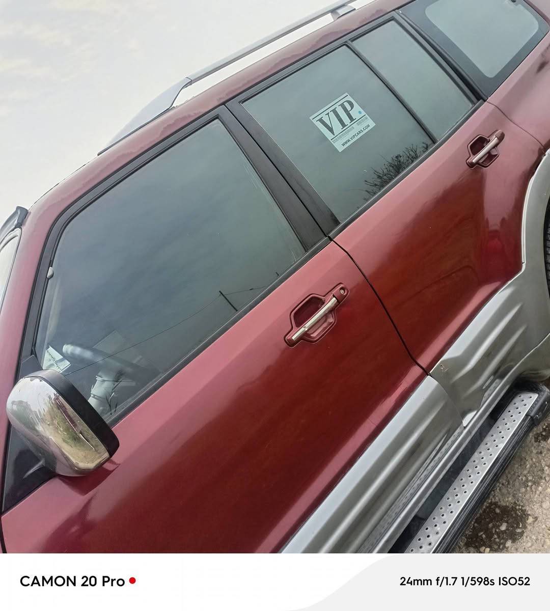 السلام عليكم باجيرو 2002محرك 3000مرغوب  رقم نكليزي بشرط تحويل  تخم تاير غرفة جديدة بجيس شاشة تبريد سيارة مصبوغة حزام بدون أي ضربة الشراي يتصل ***********
