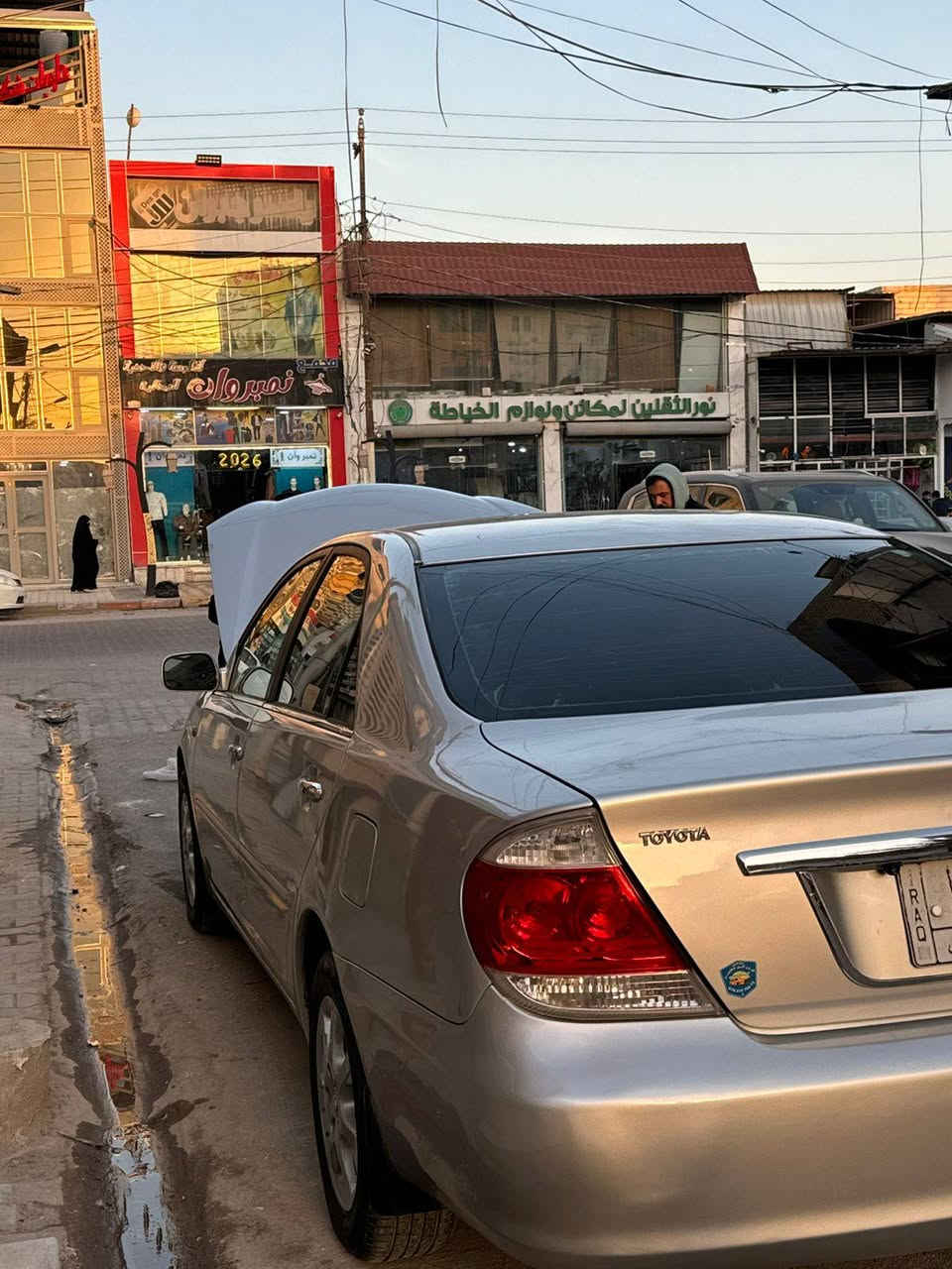 السلام عليكم للبيع كامري 2005 وارد امريكي حادث چاملغ فقط چارده ومصبوغه عام مكفوله من الكلبه ولعيب الشرعي مكينه جديده كير جديد حداديه كامله السياره مكينه 4سلندر رقم نجف سنويه 27 مداور ثانيوم السعر 92وبيه مجال قليل *********** النجف, العراق
