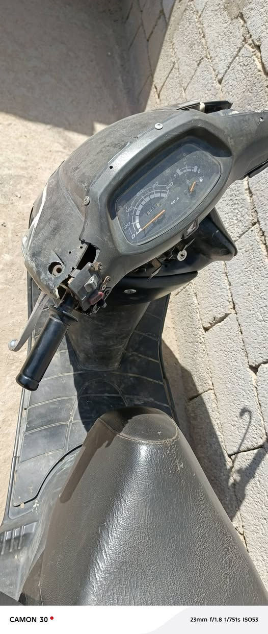 سلام عليكم 
دراجه للبيع جاهزه فقط ضعف بالباتري شغاله سلف هندر كهربائيات كاملة هورن اشاير. 
 مكاني بالغراف 
سعرها 130 قفل. ‏‪***********‬‏
