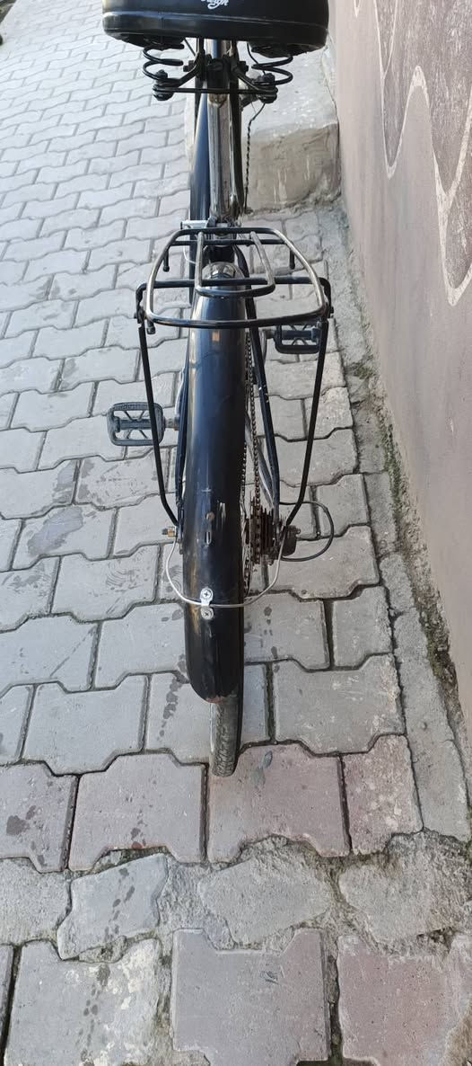 سلام عليكم باسكيل ياباني 6 گير بس ويل الورة اعوج وبنجر السعر / قيم واخذ


**إذا كنت صاحب هذا الإعلان وتريد حذفه لأي سبب، رجاءا أرسل رسالة إلى الدعم الفني**