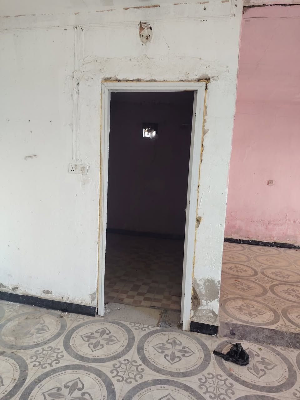 سلام عليكم بيت في الكوت حي الحكيم نزلت عميد جادر مساحته 320 مرقم من قبل البلديه باقي المعلومات
***********
