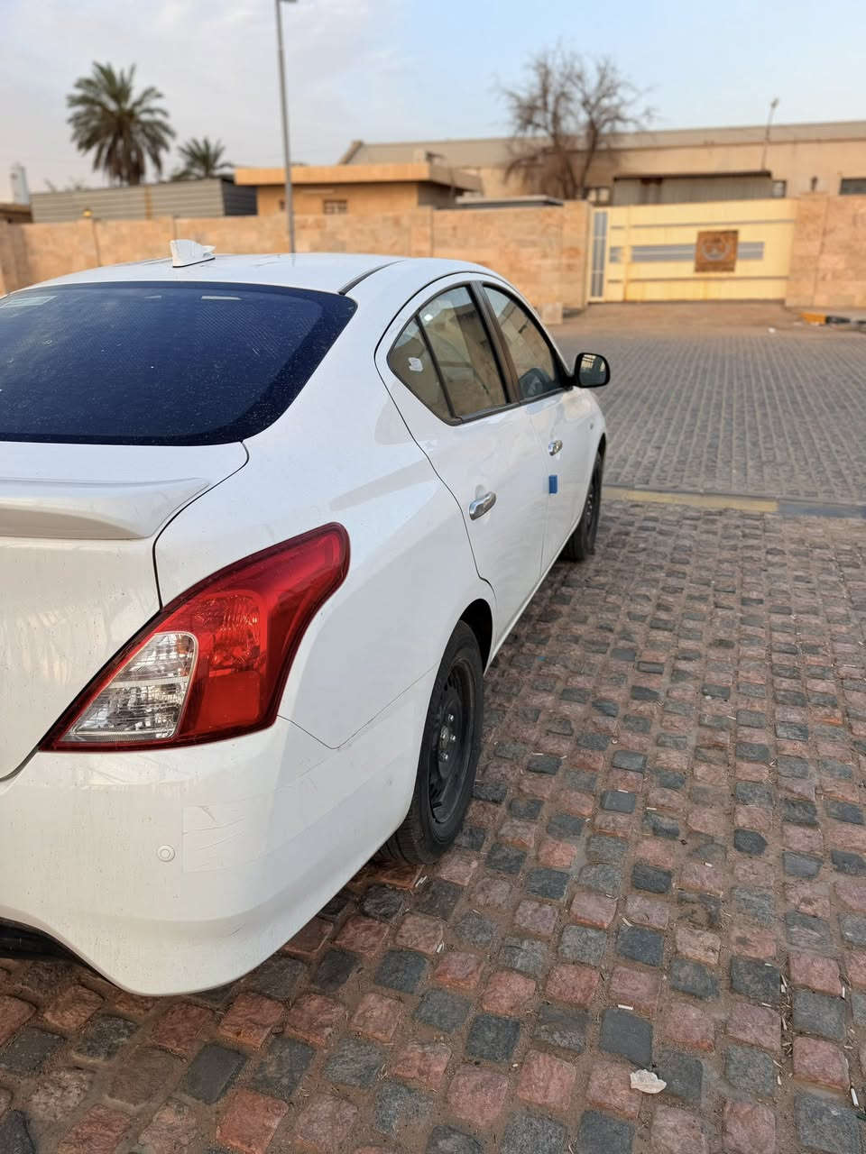 سلام عليكم نيسان سني 2024 هندي الابليته الزركه زيرو ماشيه 13الف رقم اربيل الانكليزي سنويه 2030 السور كله عله وضع الشركه سبير ما نازل سياره كفاله عامه شباك جديد تحكم مري كهرباء بيها فقط شخط ومصلحه وكامل تجي وشوف السعر 119 وبيها مجال لشراي ***********واتساب فقط 
***********اتصال العنوان البصره التميميه
