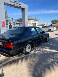 بي ام ٥٢٥ • ١٩٩٠ • رقم سليمانية