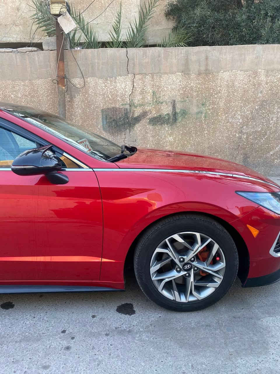 السلام عليكم
سوناتا موديل 2021 للبيع وارد امريكي فول ماعدا بانوراما
رقم دهوك  الجديد باسمي تحويل مباشر 
لون ماروني دم الغزال
ضربتها جاملغ امامي الايسر فقط 
محرك 2500 المرغوب 
بصمه وتشتغيل عن بعد 
كير وتبريد وضع شركه 
كشنانه تدفئه تبريد 
سياره نضيفه فول 
سونار سياره مرفوق بلصور 
سعرها 175 ورقه بيه مجال حق الجيه
الاتصال على رقم ***********
