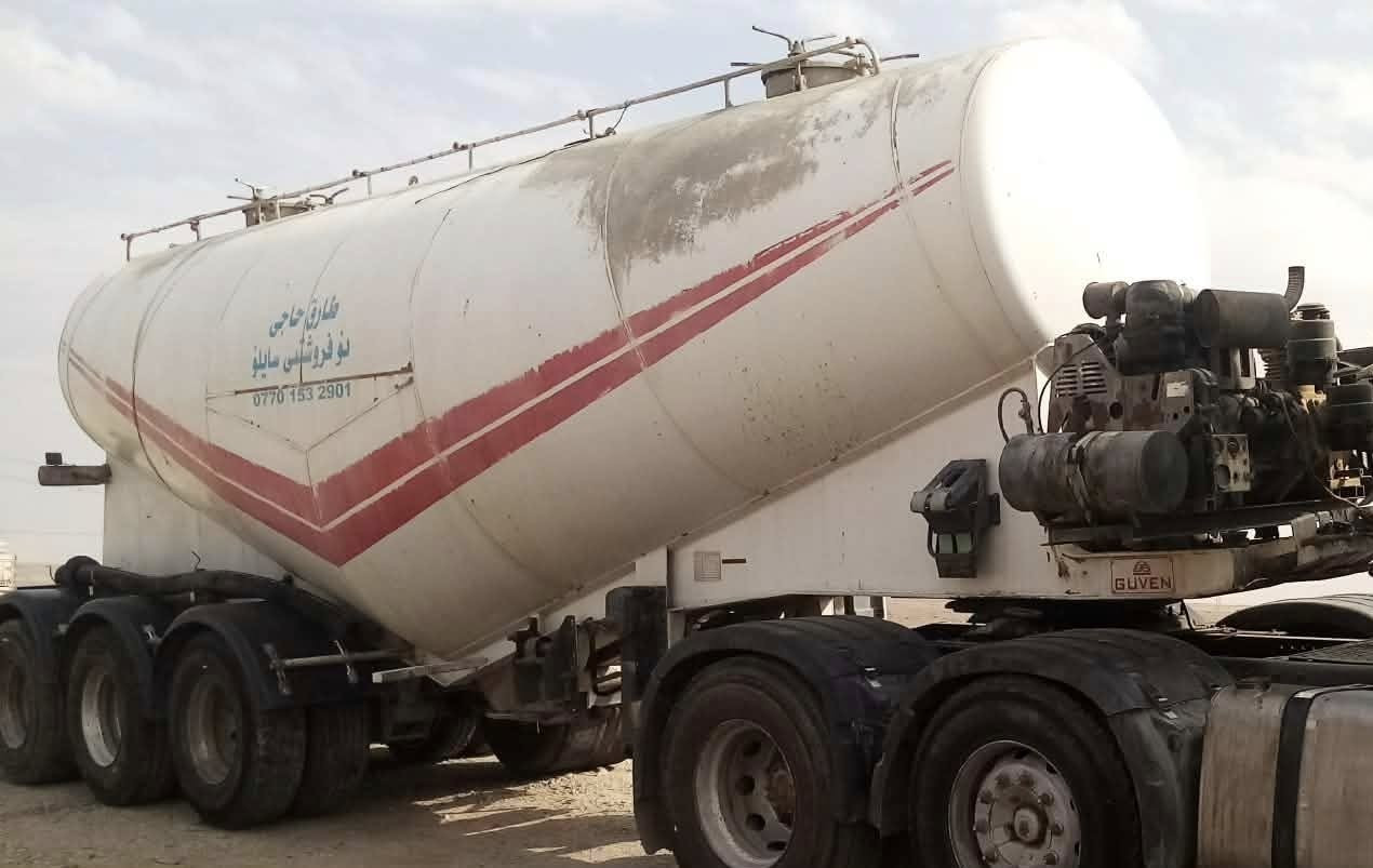 السلام عليكم للبيع سايلو سمنت فقط (بطل) شركة طارق حاجي موديل 2013 نظيف وشرط تخم تاير عالشغل مباشر 
مكان الشرقاط للاستفسار اكثر الاتصال ***********
