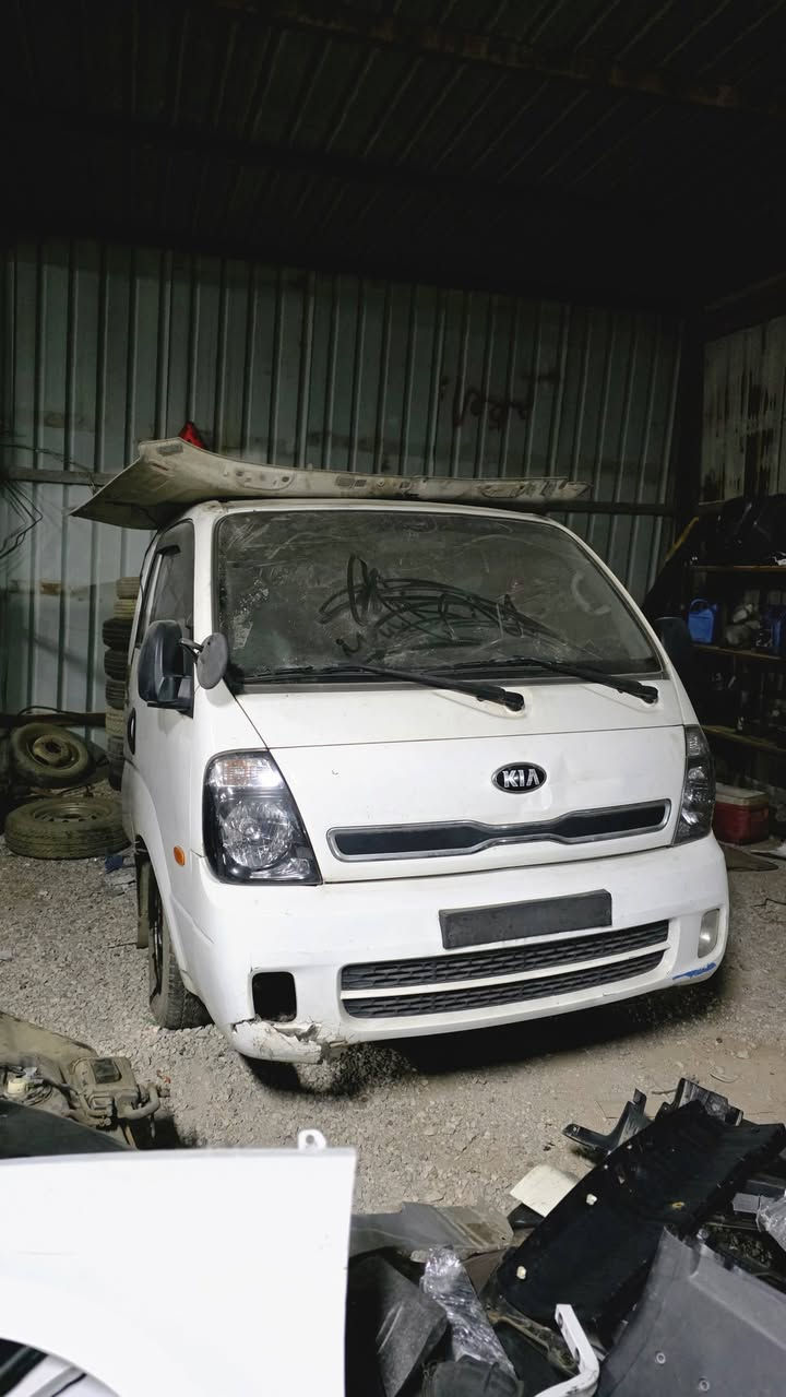 يا الله اللهم صل على محمد وال محمد من قلب كوريا الجنوبيه الى مجمع سيد حمود الميالي جميع قطع الغيار الاصليه كاز بنزين موجوده وبانسب الاسعار المكان واسط الصويره منطقه التنميه ويوجد خدمه توصيل جميع المحافظات الاستفسار اكثر يرجى الاتصال على الرقم
*********** سيد جعفر
