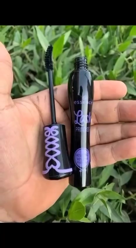 Essence Lash princess mascara
😍😍 Original🤩🤩♥️

اشهر مسكارة فى ايسنس
مسكارا الاميرات من ايسنس الاصلية 💯♥️

✅ مسكاره حرررفيا تجنن شكل الفرشاة مخروطي تعطي طول وحجم درامي جذاب وبالإضافة لتوسع العين
✅ تحتوي على فرشاة الياف مخروطية تمنح رموشك الطول والكثافة المثاليين وكأنهم رموش اصطناعية
✅ ومع شكل الفرشاة المخروطي يتم تطبيقها على الرموش الصغيرة بكل سهولة ودقة
✅ تتميز بتركيبة تدوم لوقت طويل
🚘 يوجد خدمة توصيل لجميع محافظات العراق ٤ الاف 🚘


**إذا كنت صاحب هذا الإعلان وتريد حذفه لأي سبب، رجاءا أرسل رسالة إلى الدعم الفني**