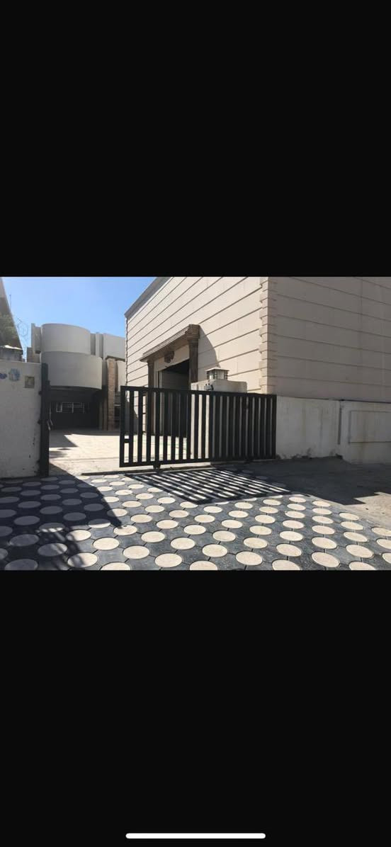 عرض وفرصة استثمارية
المنصور ساحة القاء 
بيت مساحة 1080متر 
موثث مكاتب يصلح شركة 
 

واجهة 27 ونزال 40
بسعر مناسب جداً 
للاستفسار اكثر ***********
واتساب
