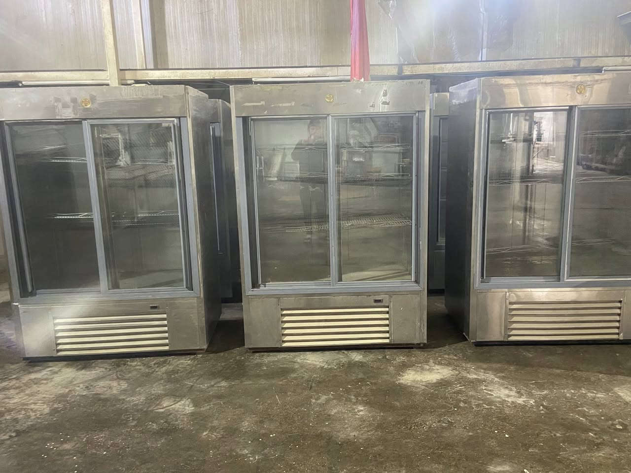 سلام عليكم
عارضات عمودية تركية باب  1  للبيع 
عارضات عمودية كويتة باب 2 للبيع
عارضات سطحية تركية  
 
‏الاستفسار
‏رقم الهاتف : ***********
‏غير متواجد على الفيس
