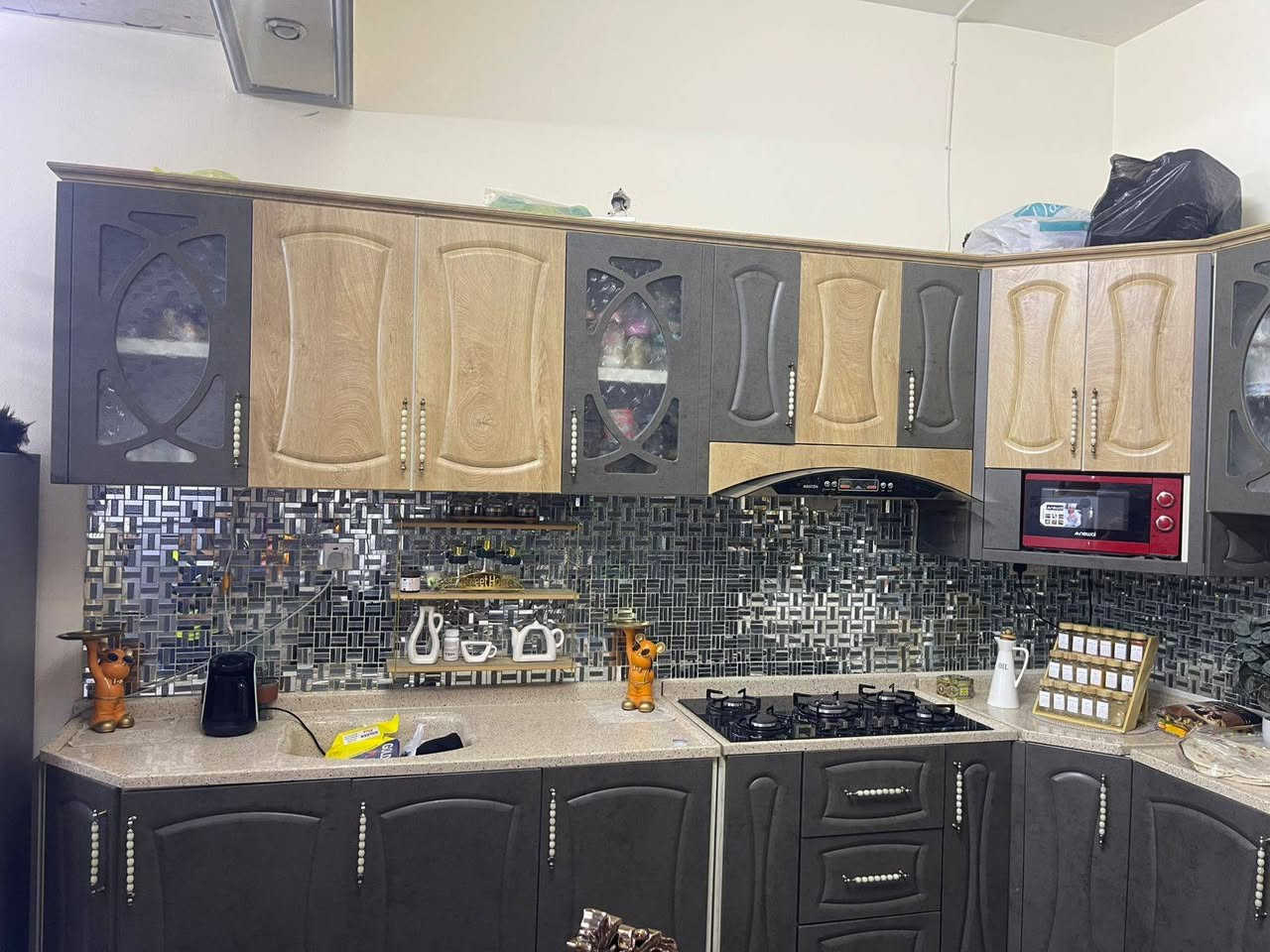 غراض للبيع مستعجل
*********** بغداد المنصور
