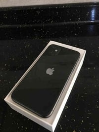 IPhone 11  ذ128 بطارية 78 نضيف ومامستبدل اي قطعة بي   السعر 200 ___ 07...